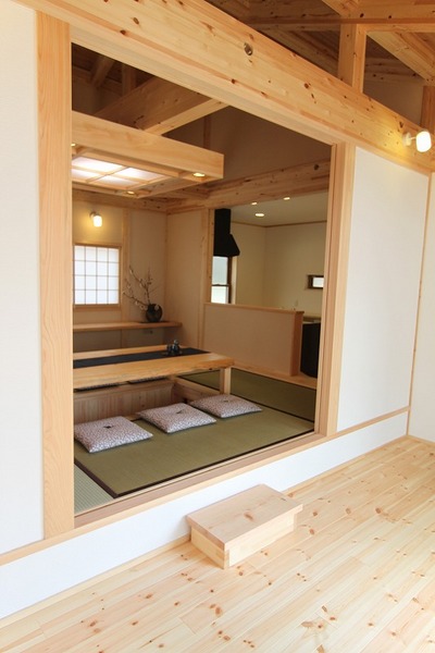 次世代ソーラーシステムそよ風の導入により、
 心地よい温熱環境を実現しています。