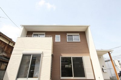 穏やかなブラウンを組み合わせたナチュラルな外観 穏やかなブラウンを組み合わせたナチュラルな外観