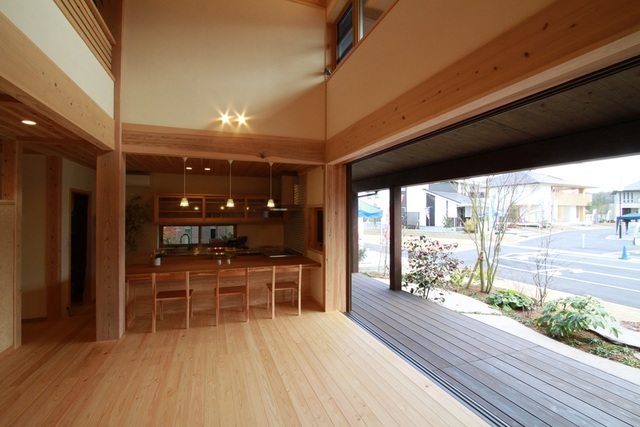 ウッドデッキとのつながり ウッドデッキとのつながり