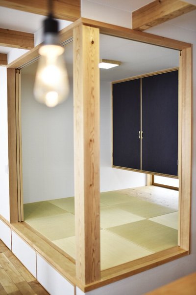 リビング横の和室。小上がりなのでちょっと腰をかけたりするのも便利。 リビング横の和室。小上がりなのでちょっと腰をかけたりするのも便利。