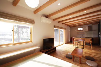 無垢の天井梁が美しいLDK 無垢の天井梁が美しいLDK