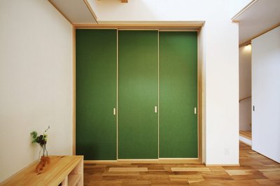 和室の引き戸は存在感あるカラーをセレクト 和室の引き戸は存在感あるカラーをセレクト