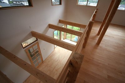 リビング上の吹抜けで開放感のある広々とした室内に リビング上の吹抜けで開放感のある広々とした室内に