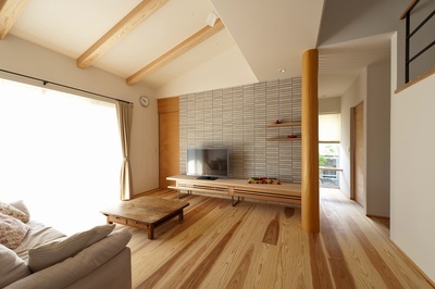 柔らかな光が注ぐリビング