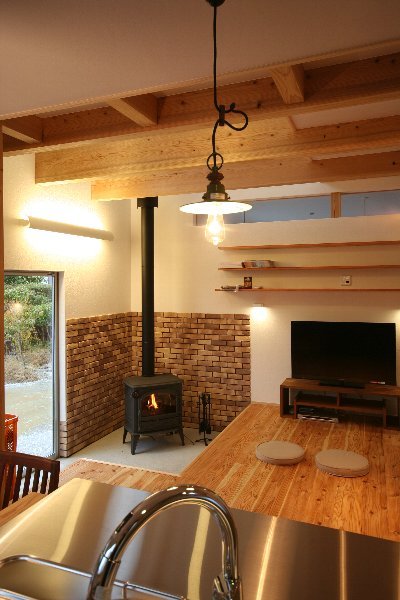 キッチンに立っていても家族の団欒に参加できる距離が素敵ですね