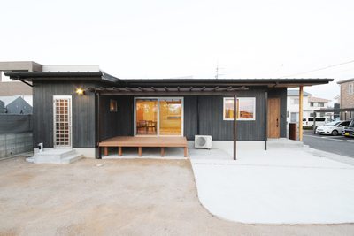 黒でまとめたかっこいい外観 黒でまとめたかっこいい外観