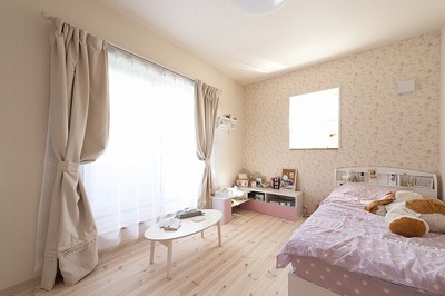 それそれの寝室は、テーマカラーを決めて、自分らしいコーデイネートを楽しんでいます。 それそれの寝室は、テーマカラーを決めて、自分らしいコーデイネートを楽しんでいます。