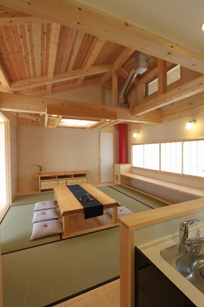木のぬくもりと自然素材に包まれた空間です。
