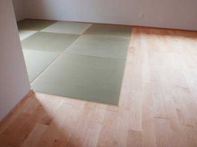 そして畳を入れてフラットに仕上げました。 そして畳を入れてフラットに仕上げました。