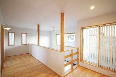 二階の広いフリースペースはキッズリビングとしても使えます