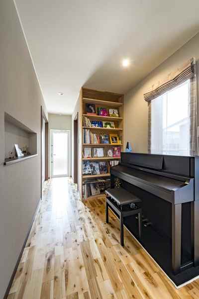 ２階の共有のピアノスペース