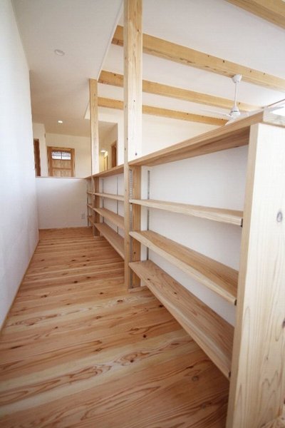 空間を最大に利用して造作した、ライブラリーホール