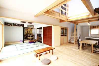 Ｌ字に並ぶ和室とＬＤＫ