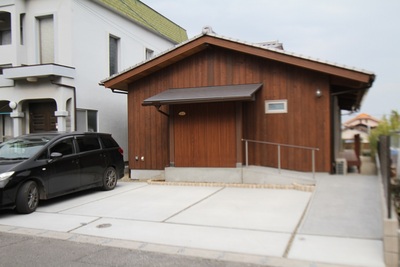 格子を付けて目隠し兼アクセントに