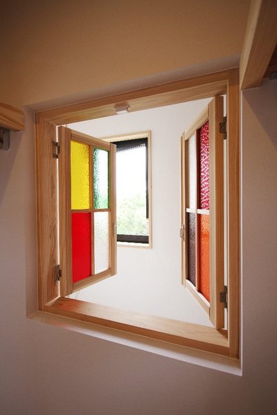 ついつい開けたくなるような小窓。 ついつい開けたくなるような小窓。