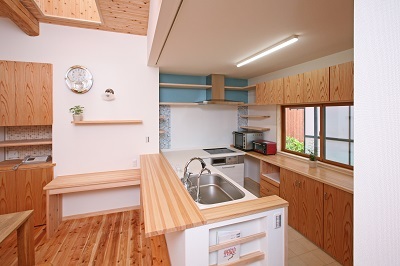 家族と会話をしながらお料理ができる対面式キッチンへ変更。 家族と会話をしながらお料理ができる対面式キッチンへ変更。