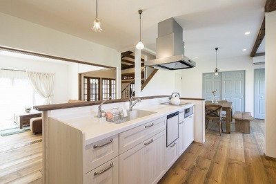 機能性に優れたプロヴァンススタイルのキッチン