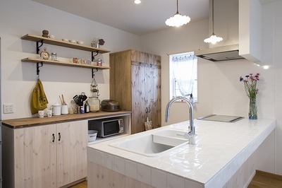 キッチンは総てオリジナル。既製品でも、オリジナルでも対応できるようにしていますが
やはりオリジナルの人気は高いです。 キッチンは総てオリジナル。既製品でも、オリジナルでも対応できるようにしていますが
やはりオリジナルの人気は高いです。