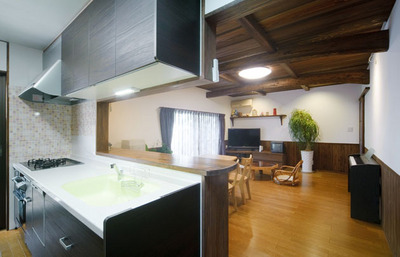 対面キッチンにし、料理しながらも家族の様子が見渡せるLDKへ。 対面キッチンにし、料理しながらも家族の様子が見渡せるLDKへ。