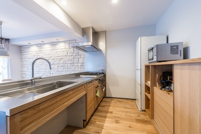 キッチンに合わせた造作カップボード。 キッチンに合わせた造作カップボード。