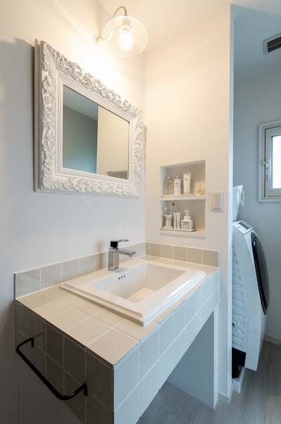 得意の造作洗面台。