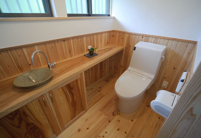 介護にも十分対応できる広いトイレ空間。 介護にも十分対応できる広いトイレ空間。